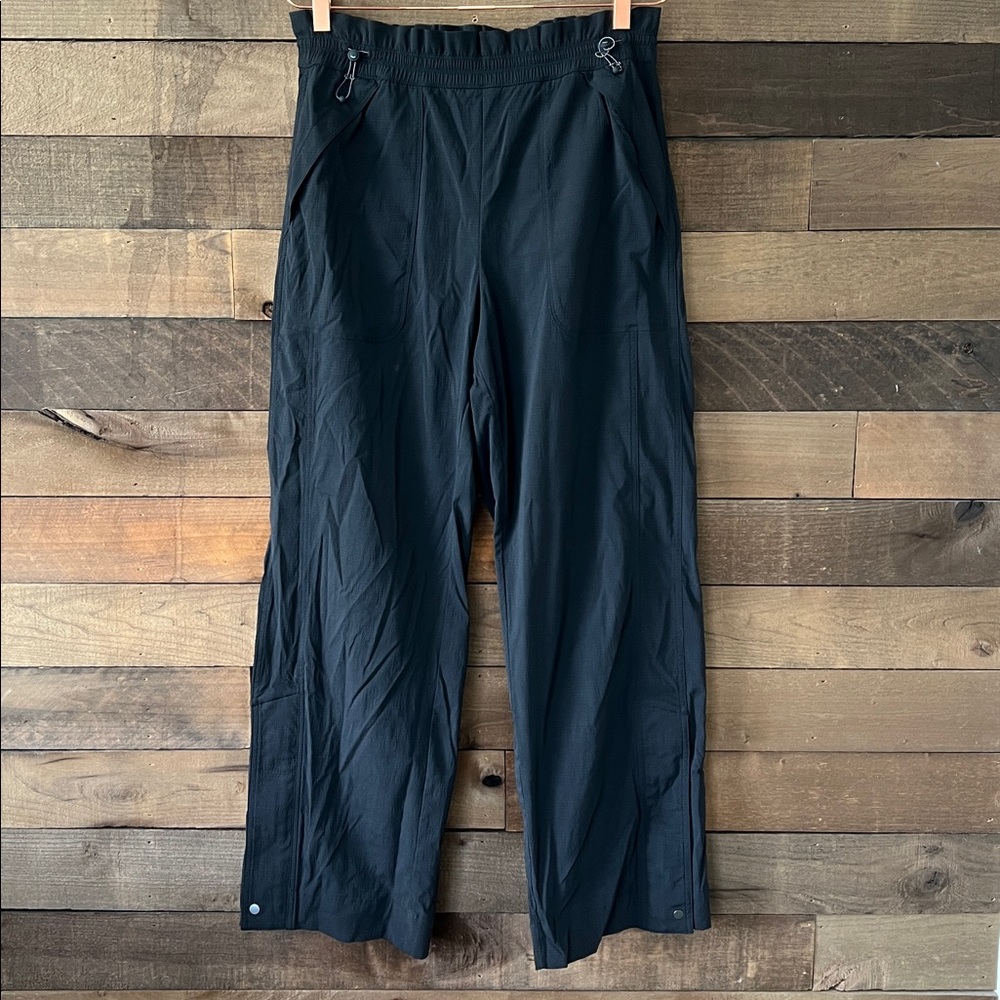 Athleta Women's Trekkie High Rise Parachute Pant in Black - Picture 3 of 10